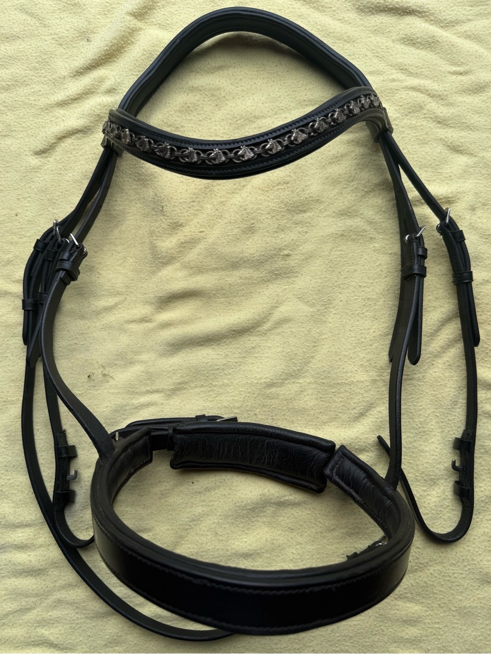 Black full sized monocrown bridle